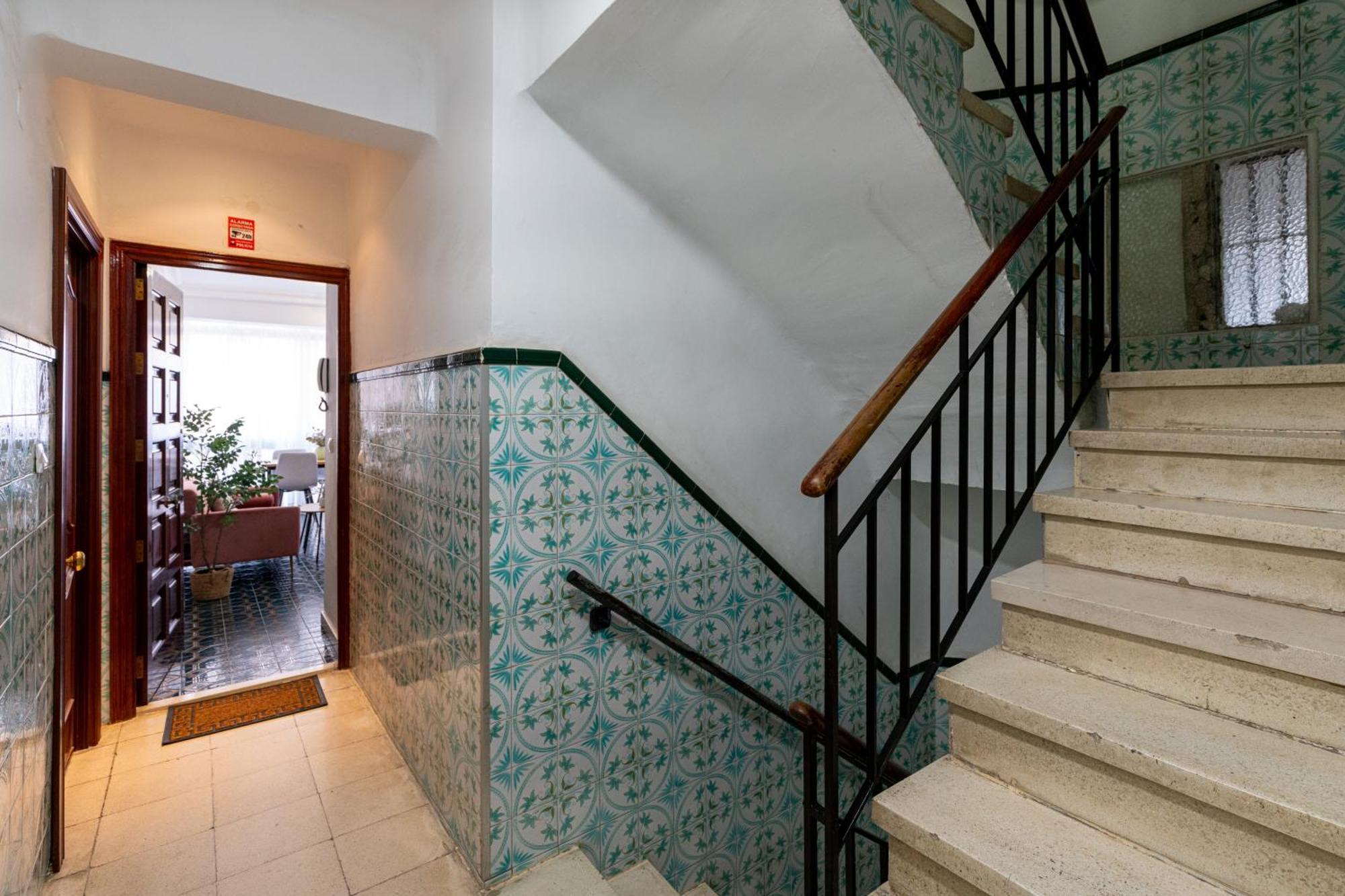 Piso Elegante Y Nuevo De 3 Y 2 Banos Appartement *